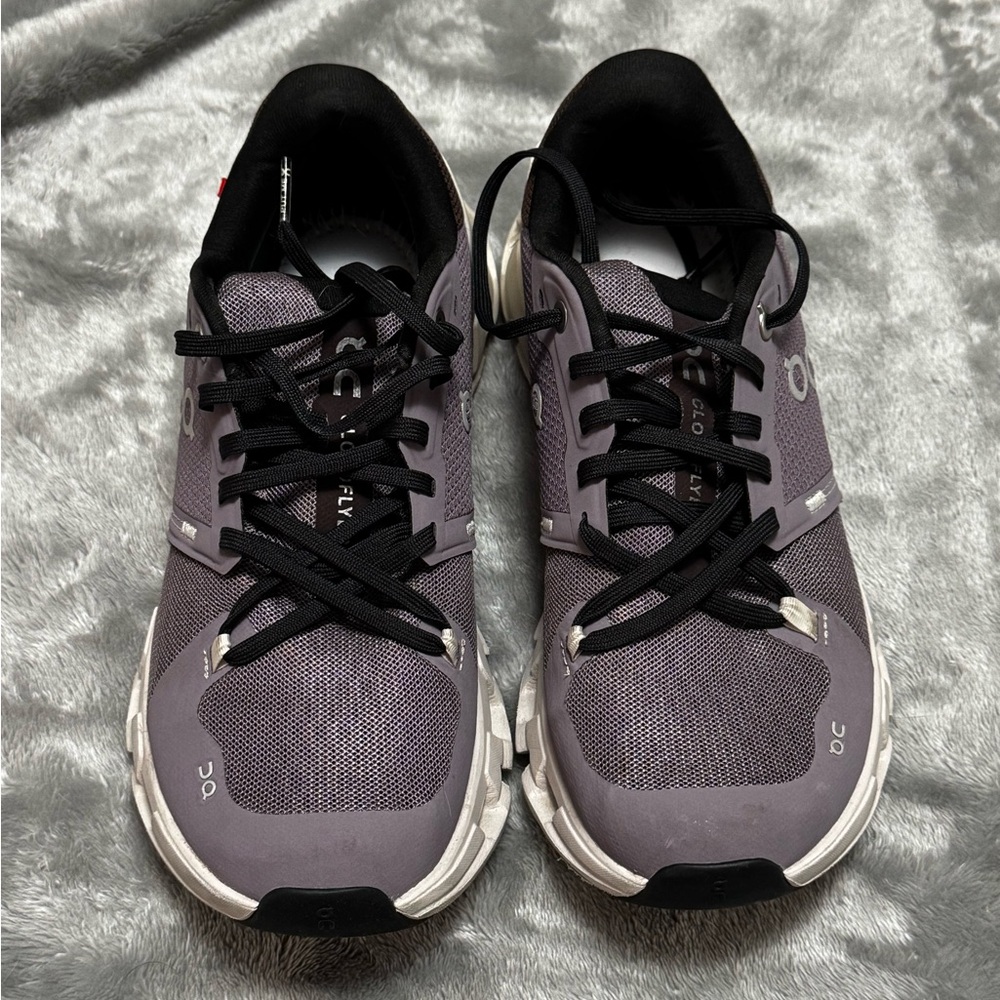 On Cloudflyer 4 Women’s sz 8